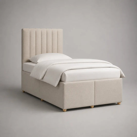 Lit double rembourré 140 × 190 cm en tissu beige avec tête de lit à panneaux verticaux